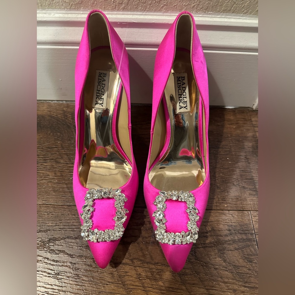 NWT Badgley Mischka - Cher Crystal Embellished Pump in Hot Pink - Size 8 - Picture 4 of 5